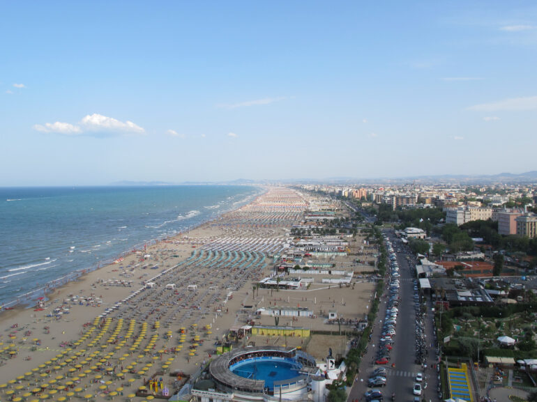 Con Rimini, l'Italia conquista l’Europa: il lungomare pedonale più lungo al mondo
