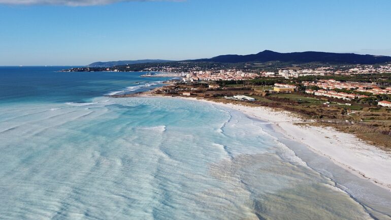 Spiagge vuote in Europa: il nuovo modo sorprendente di fare vacanza al mare